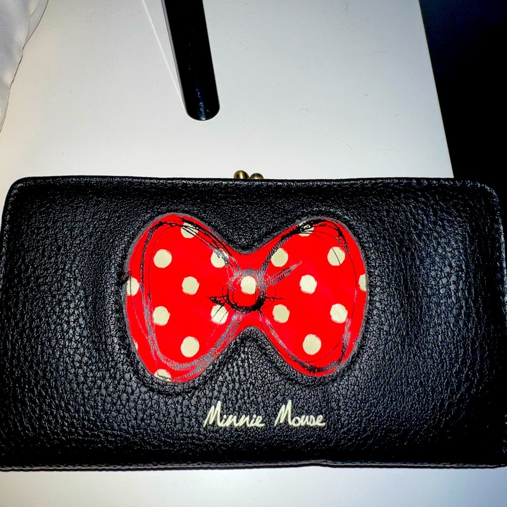 minnie mouse wallet good condition